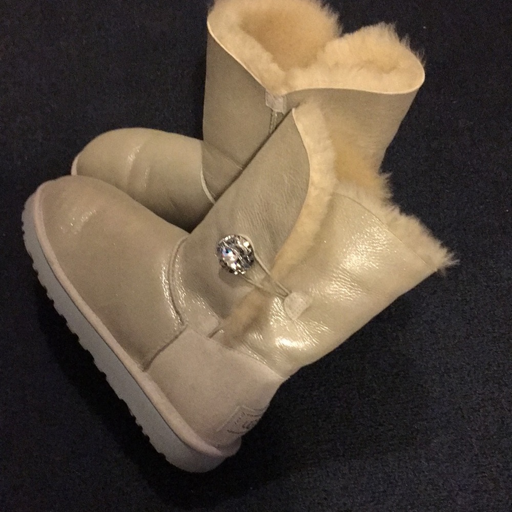 UGG ‘I DO’ Silver boots size 9